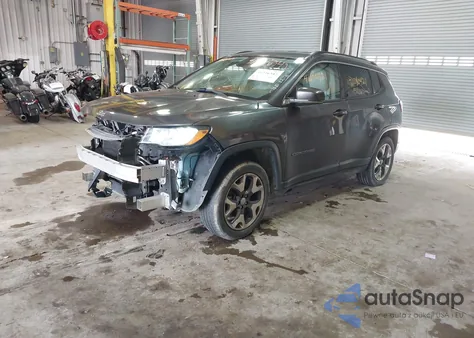 2019 Jeep Compass Limited 4X4 from USA, damaged, VIN 3C4NJDCB3KT639566